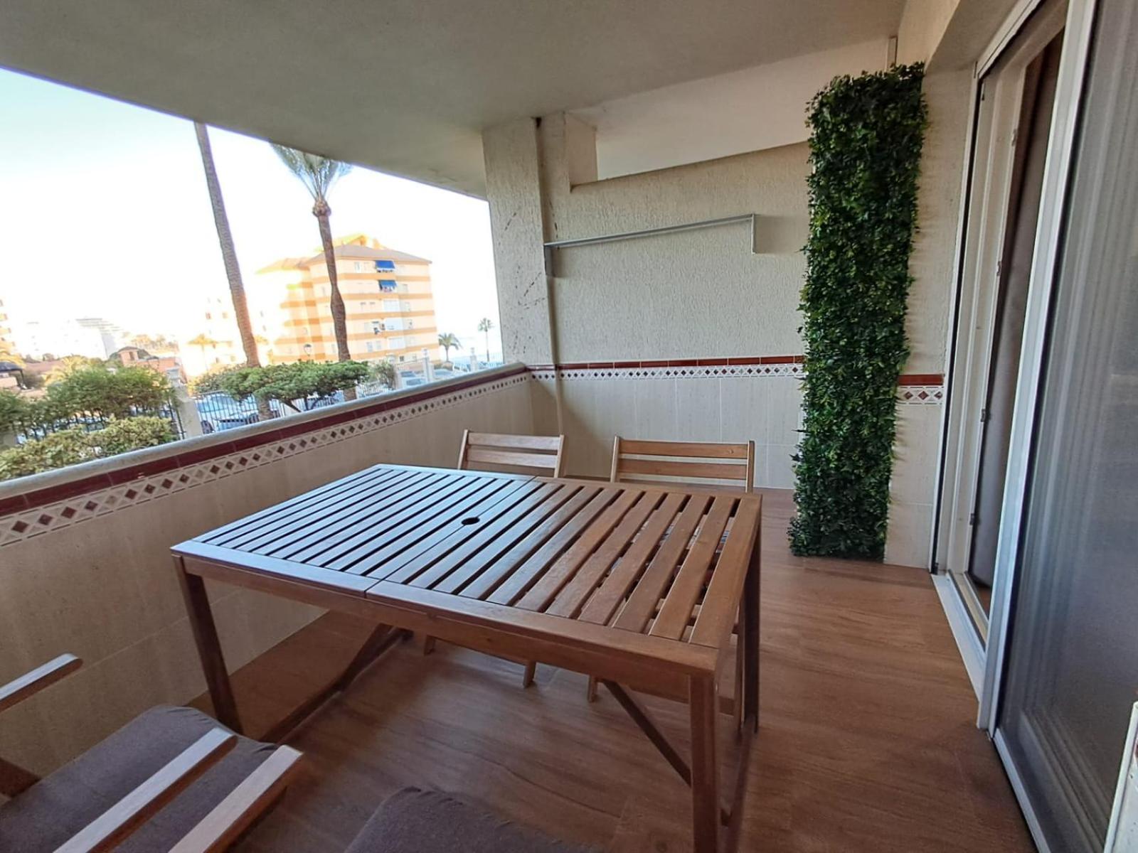 Benalbeach R&R Suite Benalmadena Bagian luar foto